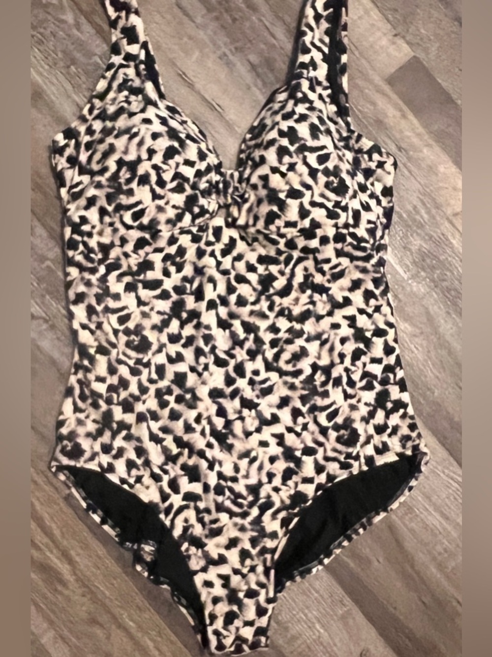CALIA by Carrie Underwood Seamed
Sleek Sculpt One Piece Sz 14